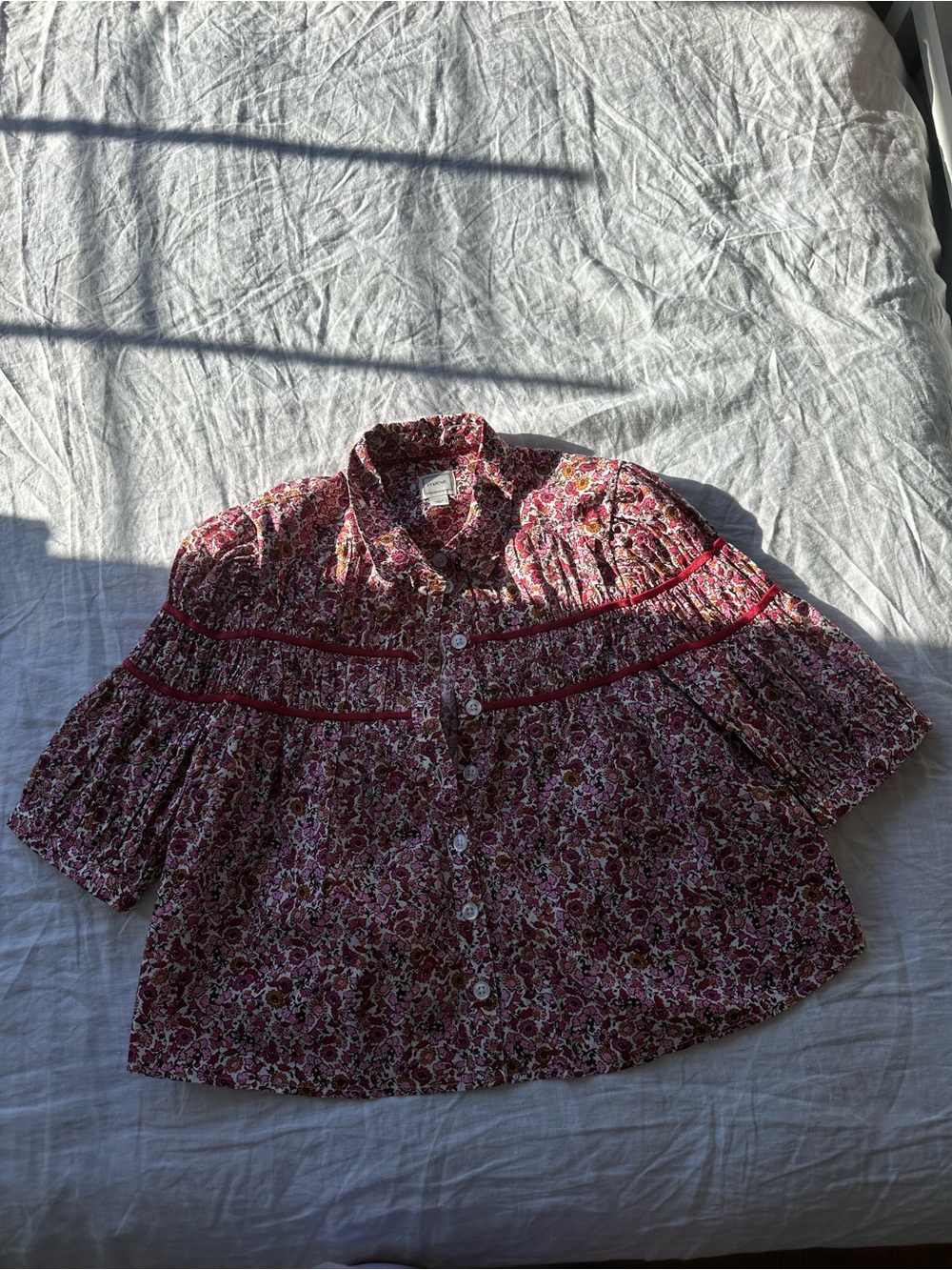 Maeve Floral Button-Front Puff-Sleeve Top in Burgundy and Pink - Picture 2 of 6